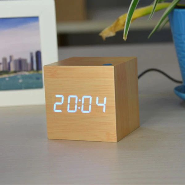 Cyfrowy zegar sześcienny – minimalistyczny design i wyświetlacz LED