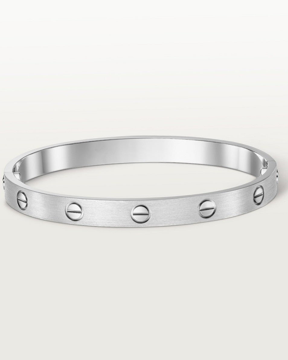 Armband i hård stil – Finishing Silver och raffinerad stil