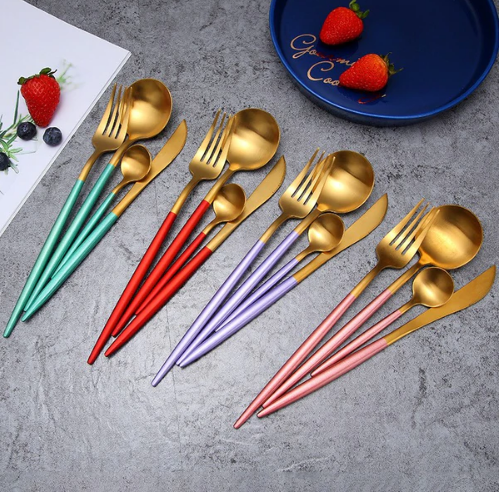 Ensemble Couverts 24 Pièces – Finition Chic Pour Table Raffinée
