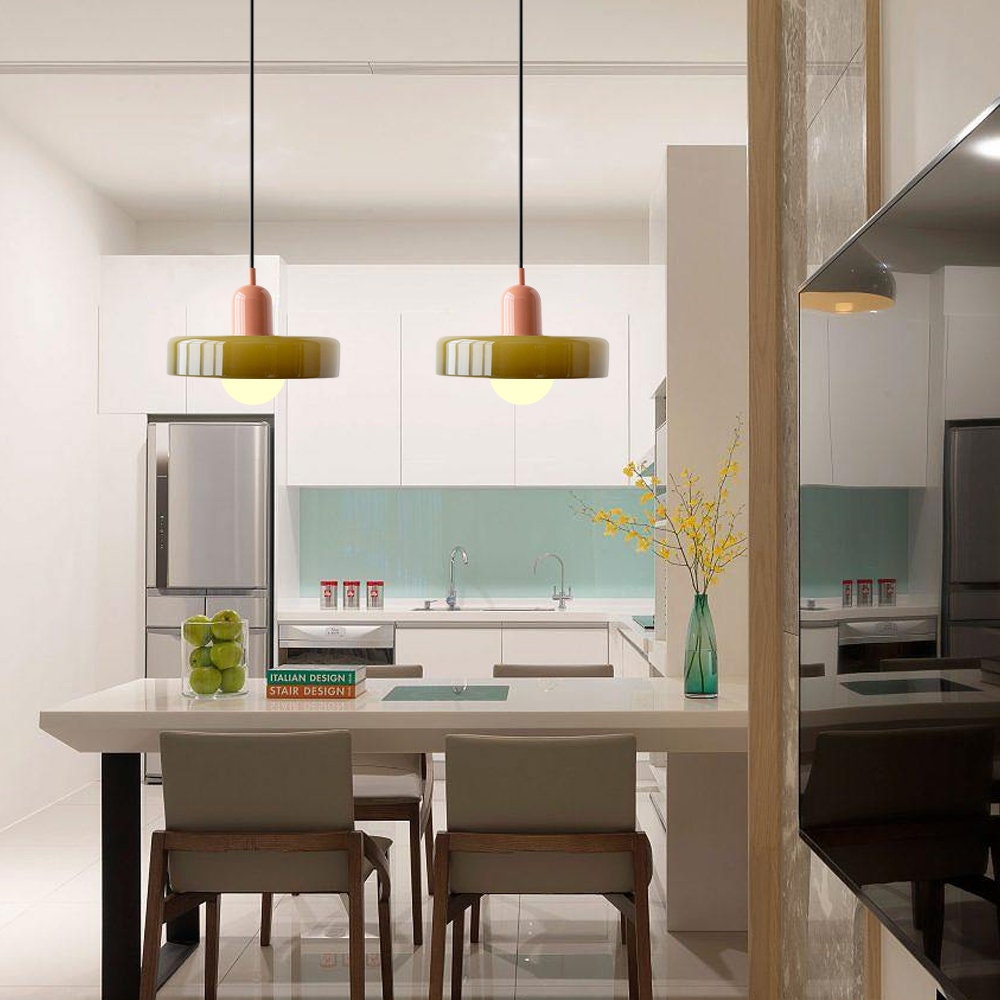 Farget Glasspendel – Forbedre Dine Rom Med Stil 