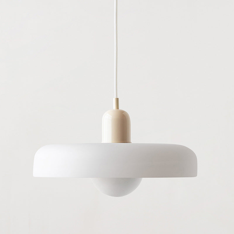 Farget Glasspendel – Forbedre Dine Rom Med Stil 