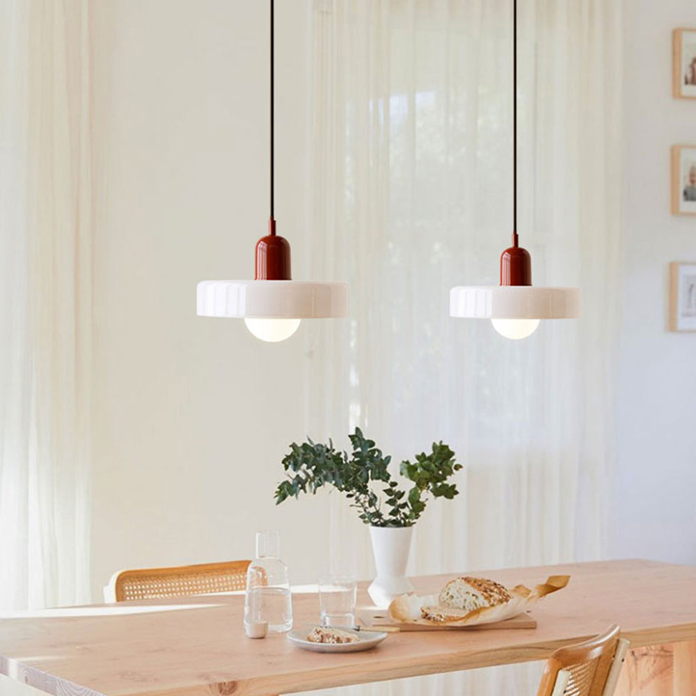 Farget Glasspendel – Forbedre Dine Rom Med Stil 