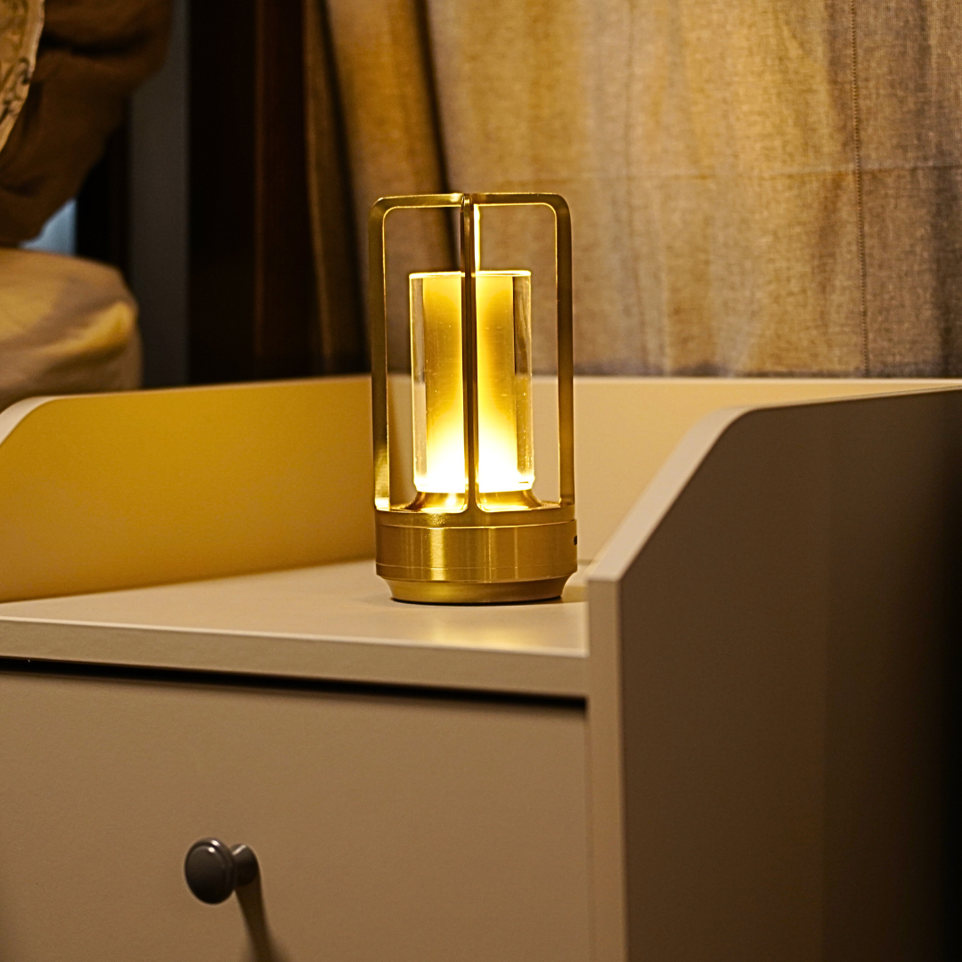Tischlampe mit Akku – Gedämpftes Licht und zeitloser Stil 