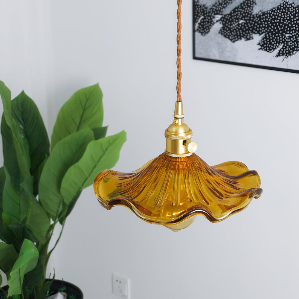 Závesná Lampa Kvet – Prírodné Čaro A Jemný Duch 
