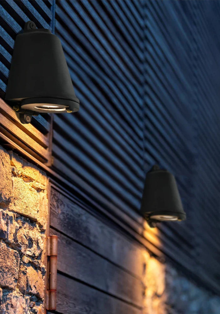 Aplica de Perete Exterioară Modernă și Durabilă – Eleganță și Fiabilitate 