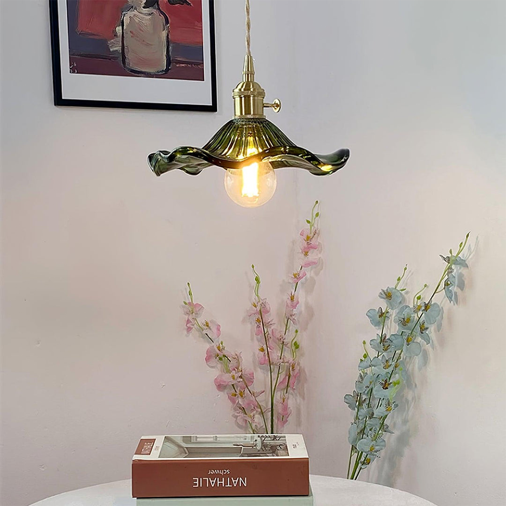 Závesná Lampa Kvet – Prírodné Čaro A Jemný Duch 
