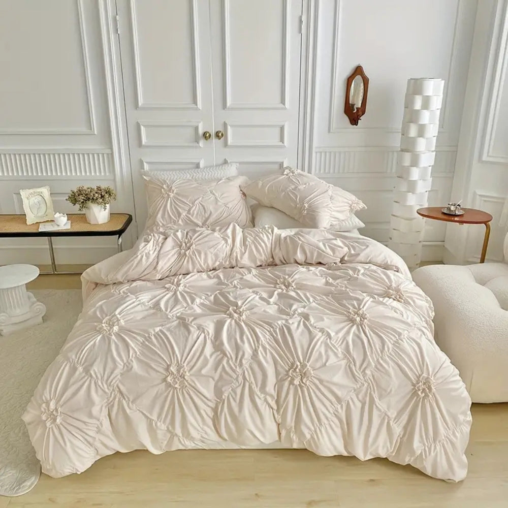 Bettwäsche mit floralen Details und Rüschen 