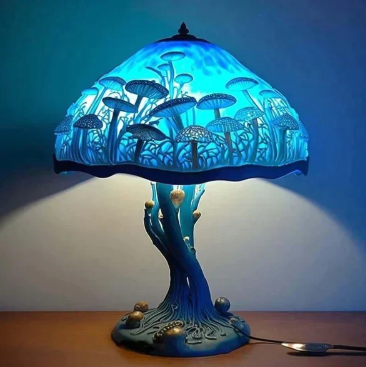 Uklidňující vitrážová lampa – jemné světlo a teplá atmosféra 