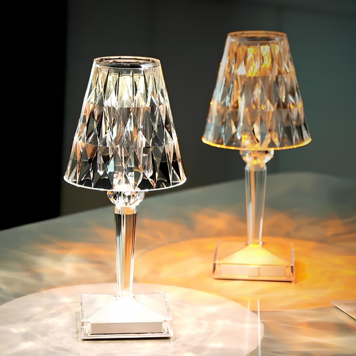 Lampă de birou cristalină – eleganță modernă și atmosferă caldă 
