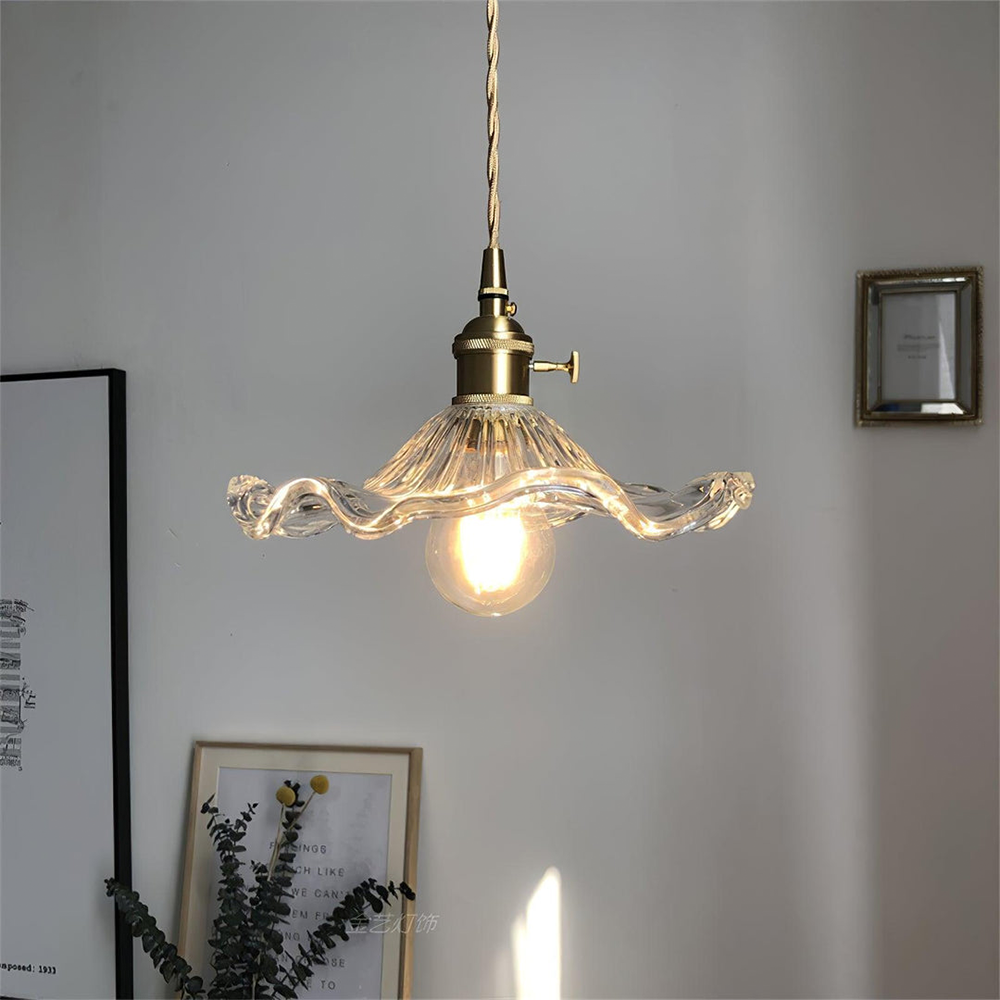 Závesná Lampa Kvet – Prírodné Čaro A Jemný Duch 