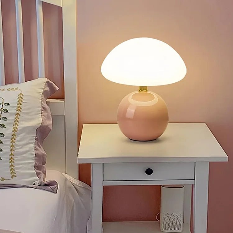 Lámpara de mesa en forma de hongo – elegancia y originalidad 