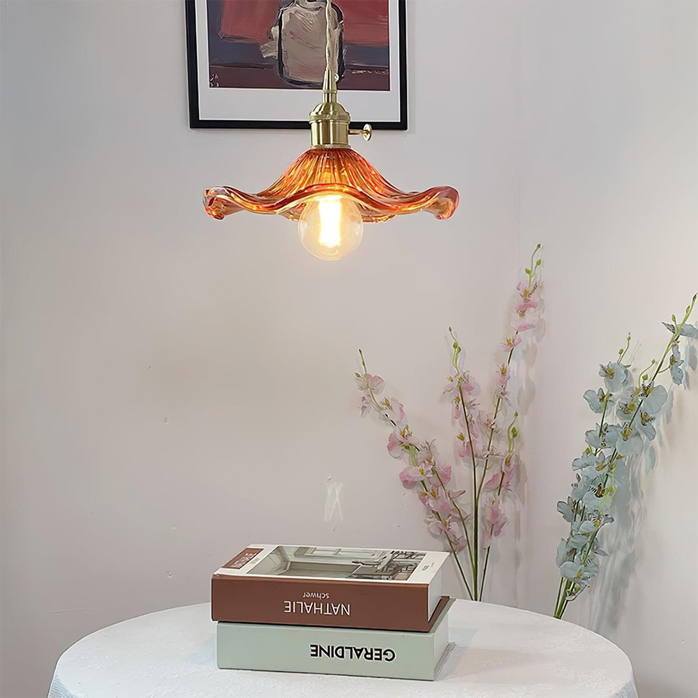 Závesná Lampa Kvet – Prírodné Čaro A Jemný Duch 