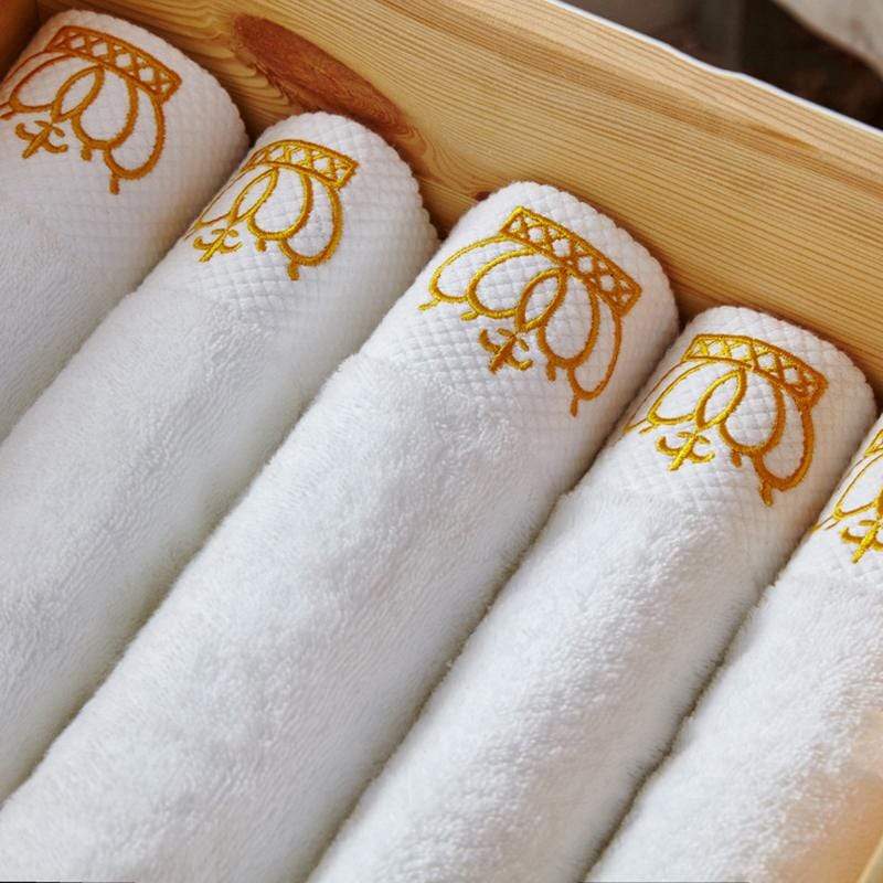 Serviette Royale — Douceur & Élégance Absolue