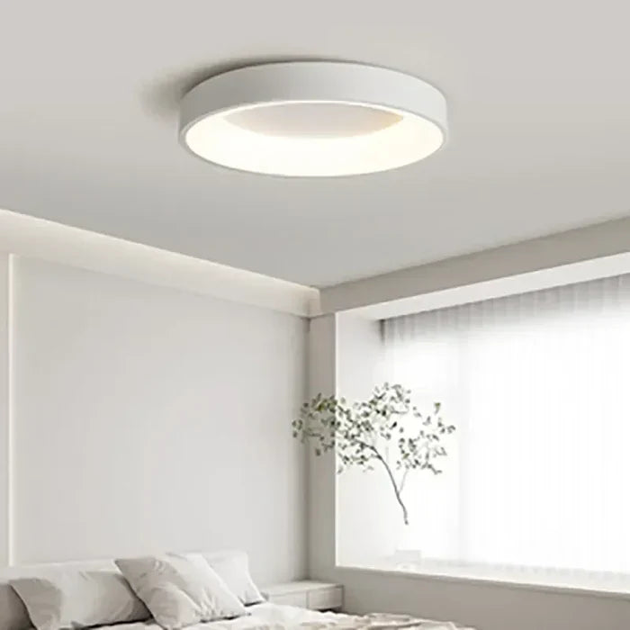 Stropná lampa – Čistý dizajn a útulná atmosféra 