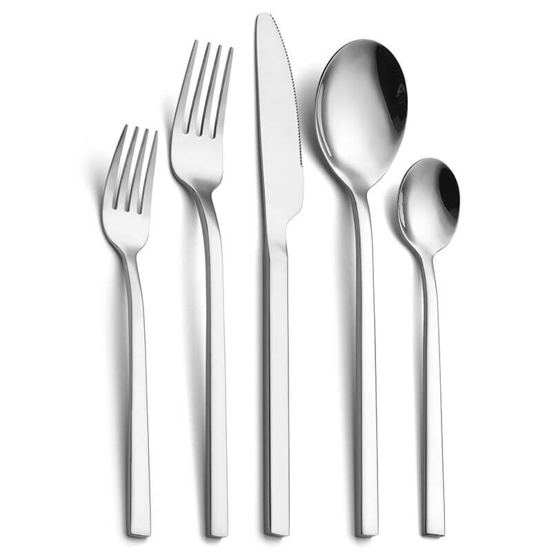 Kompletný set príbora – elegantné kusy pre rafinovaný stôl 
