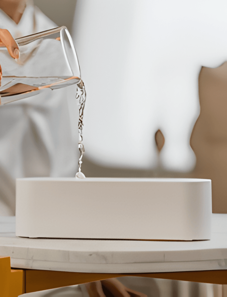 マルチカラーLEDライト付USBアロマディフューザー - リラックスムード＆ライトミスト