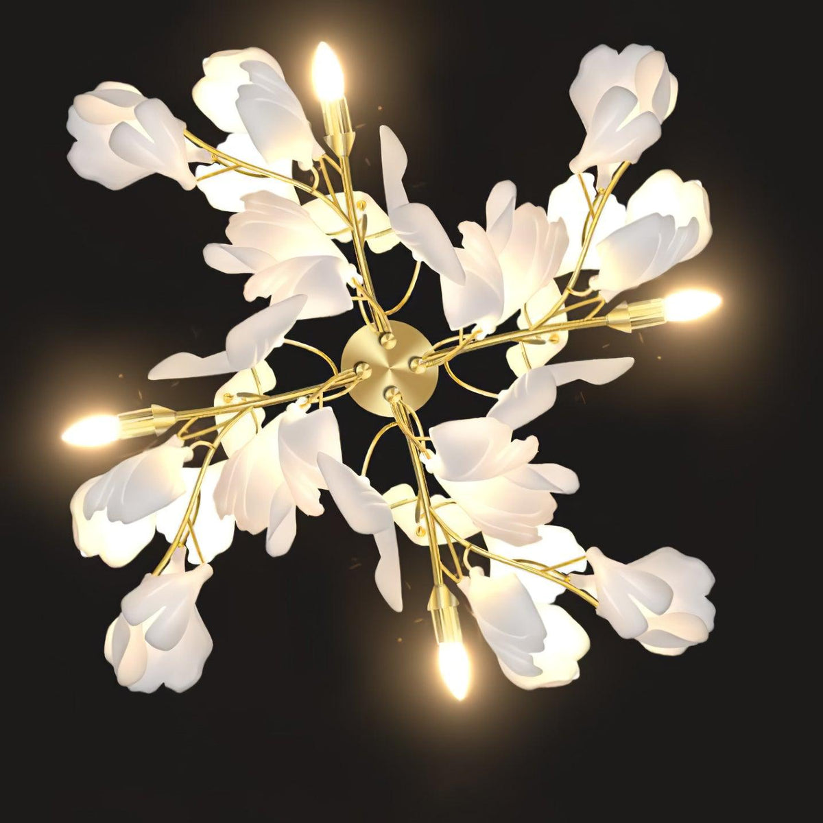 Blomstret vegglampe - Gylden eleganse og mykt lys