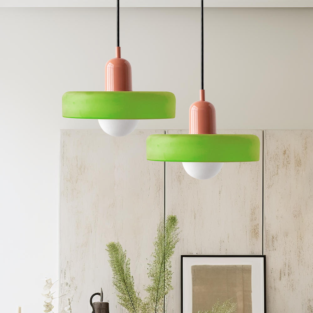 Farget Glasspendel – Forbedre Dine Rom Med Stil 
