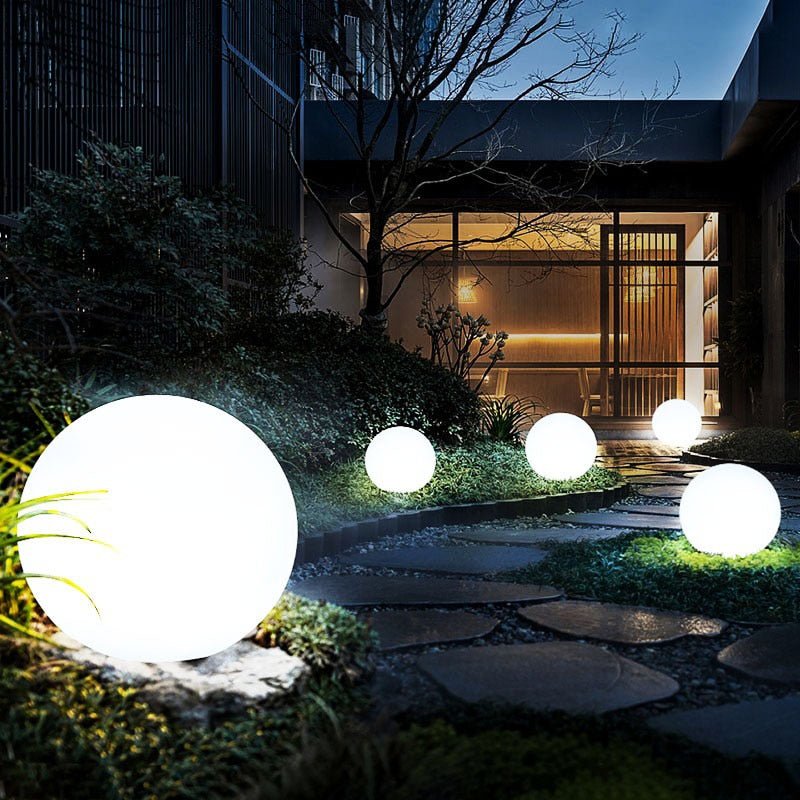 Lámpara Esférica Exterior Sin Cable – Iluminación Nómada y Elegante 