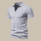 Justin | Polo Clásico – Cuello V y Look Polivalente 