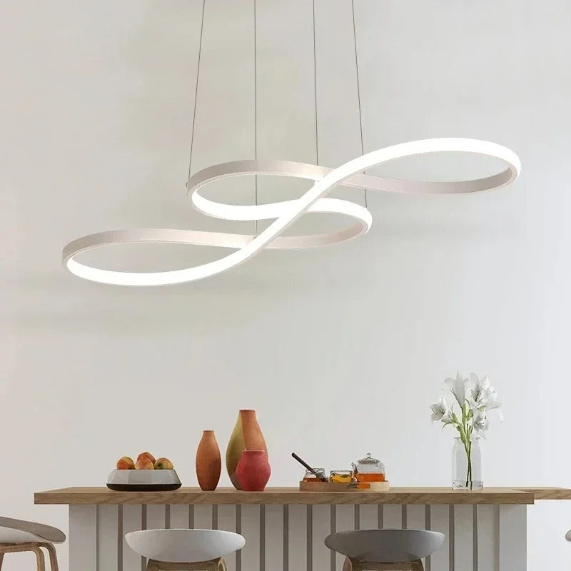 Moderní LED závěsné svítidlo s prstenci – Elegantní a futuristický design 