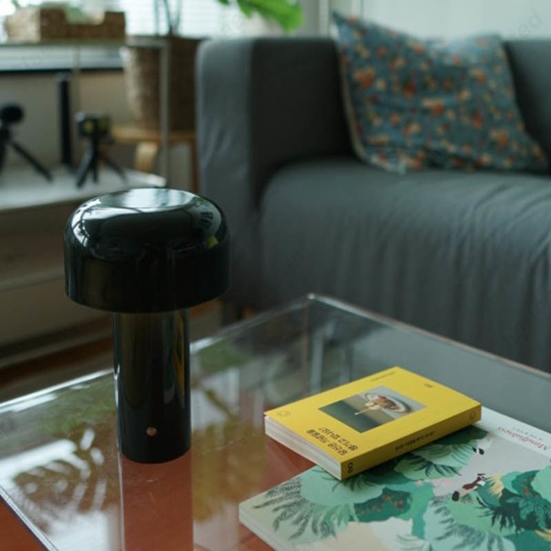 Lampa nocna dotykowa – przenośna i ładowana przez USB 