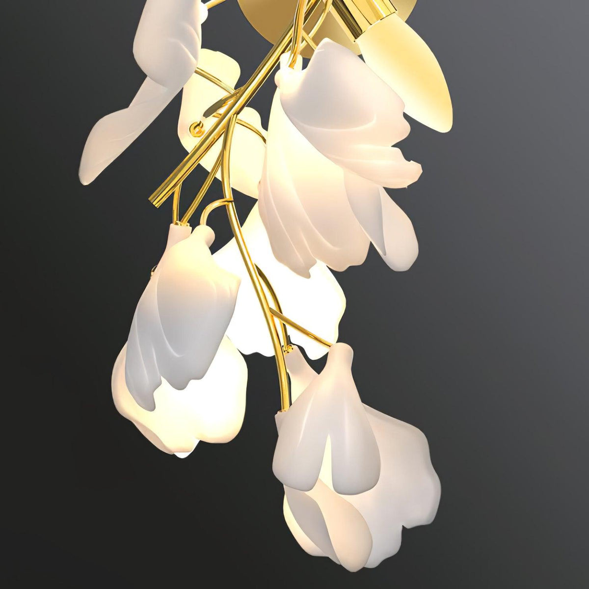 Blomstret vegglampe - Gylden eleganse og mykt lys